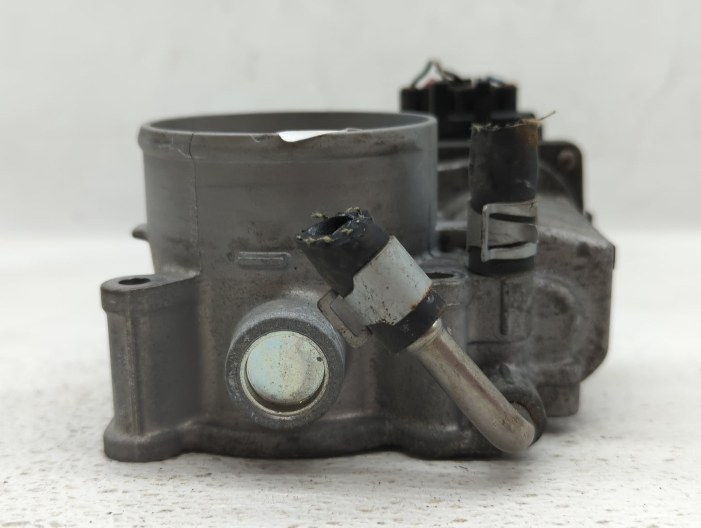 2017-2018 Nissan Rogue Sport Throttle Body P/N:4BA60-01 E Fits Fits 2017 2018 OEM Used Auto Parts - Oemusedautoparts1.com