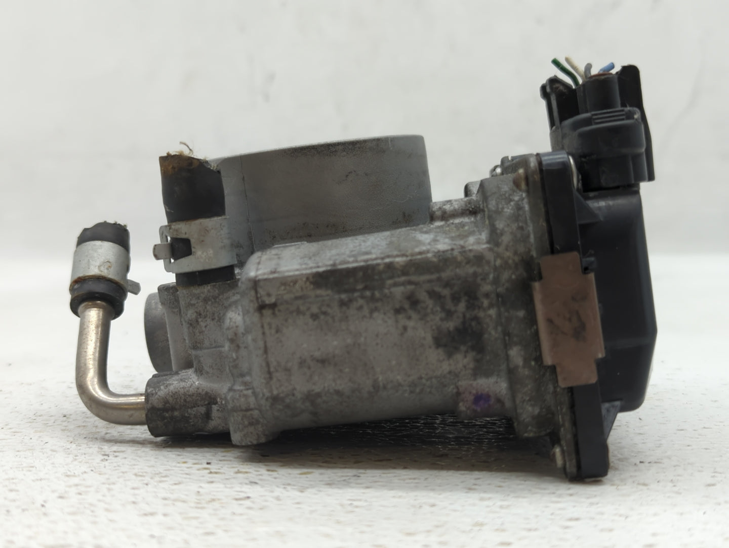 2017-2018 Nissan Rogue Sport Throttle Body P/N:4BA60-01 E Fits Fits 2017 2018 OEM Used Auto Parts - Oemusedautoparts1.com