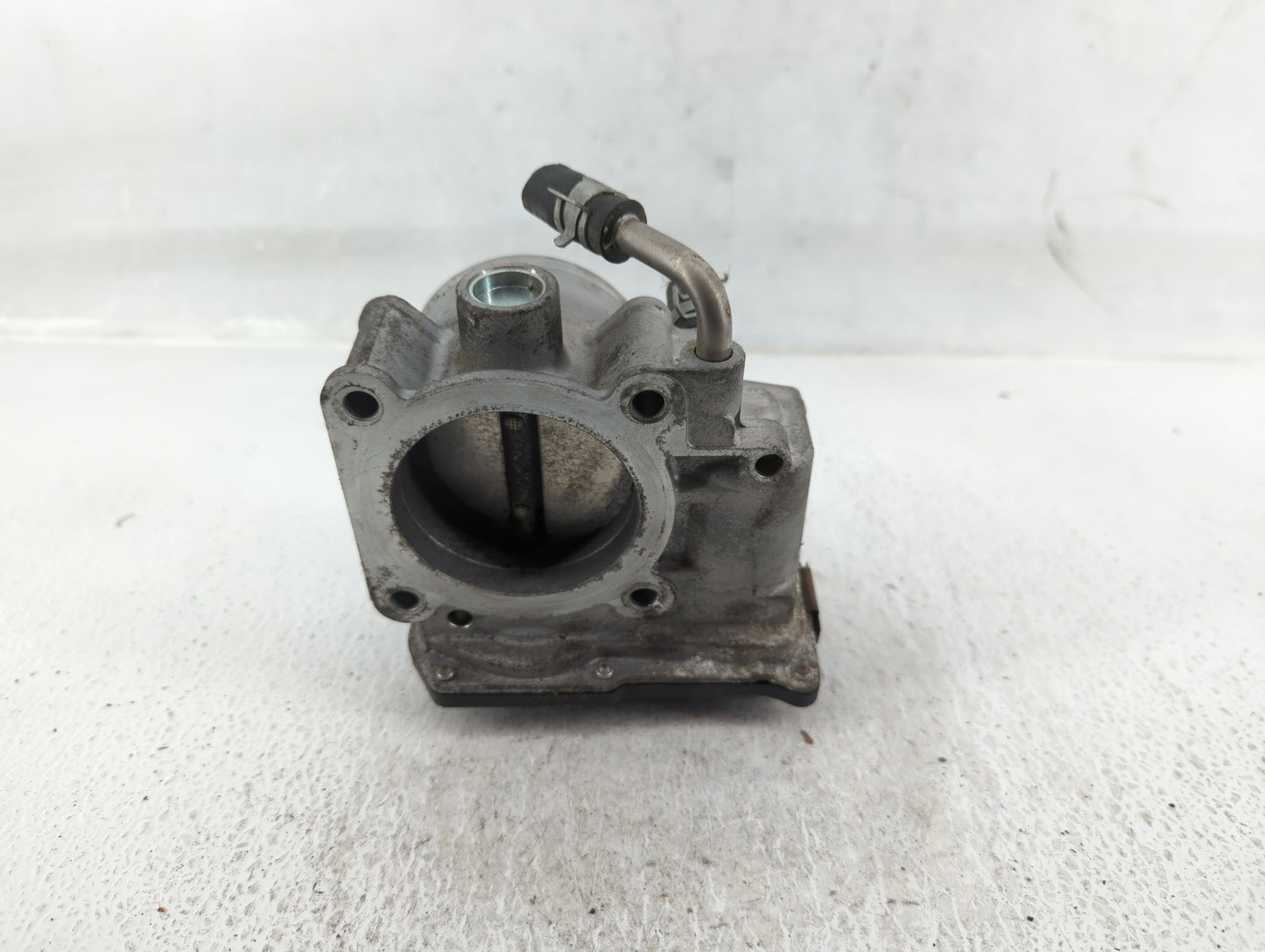 2017-2018 Nissan Rogue Sport Throttle Body P/N:4BA60-01 E Fits Fits 2017 2018 OEM Used Auto Parts - Oemusedautoparts1.com
