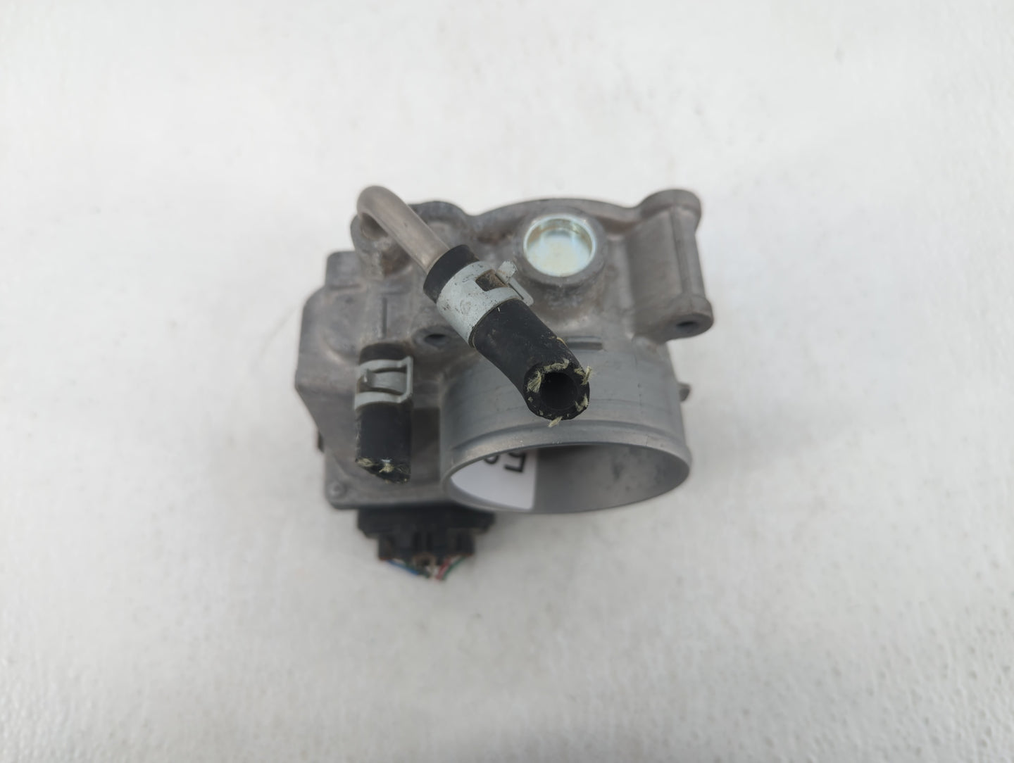 2017-2018 Nissan Rogue Sport Throttle Body P/N:4BA60-01 E Fits Fits 2017 2018 OEM Used Auto Parts - Oemusedautoparts1.com