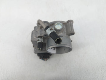 2017-2018 Nissan Rogue Sport Throttle Body P/N:4BA60-01 E Fits Fits 2017 2018 OEM Used Auto Parts