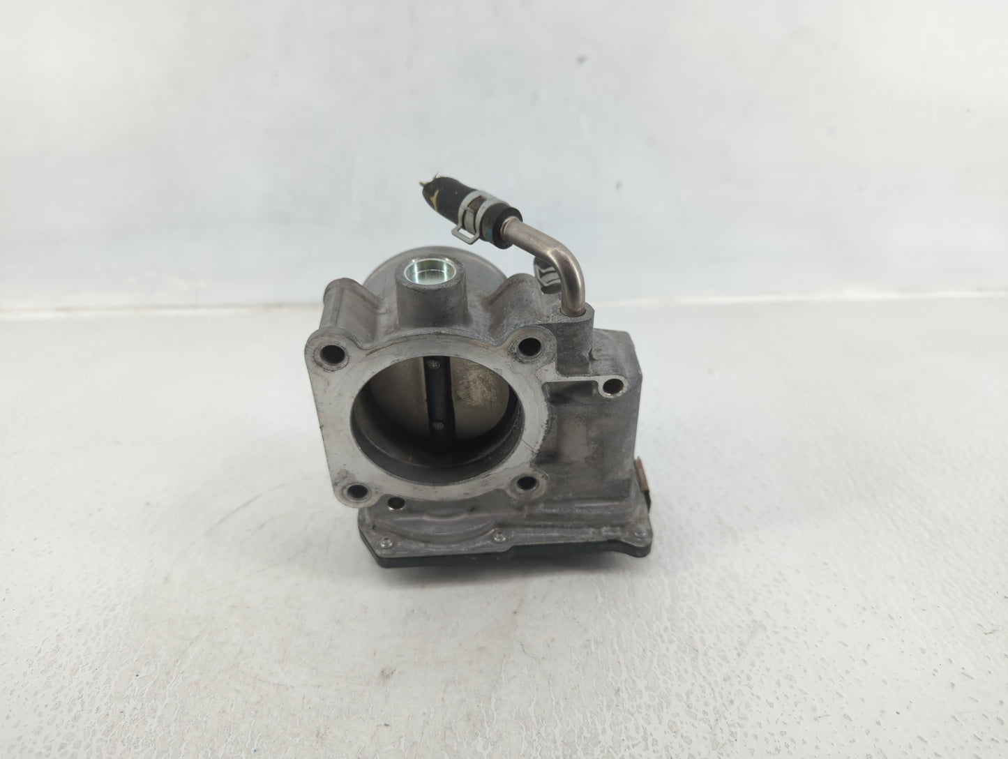 2017-2018 Nissan Rogue Sport Throttle Body P/N:4BA60-01 E Fits Fits 2017 2018 OEM Used Auto Parts - Oemusedautoparts1.com