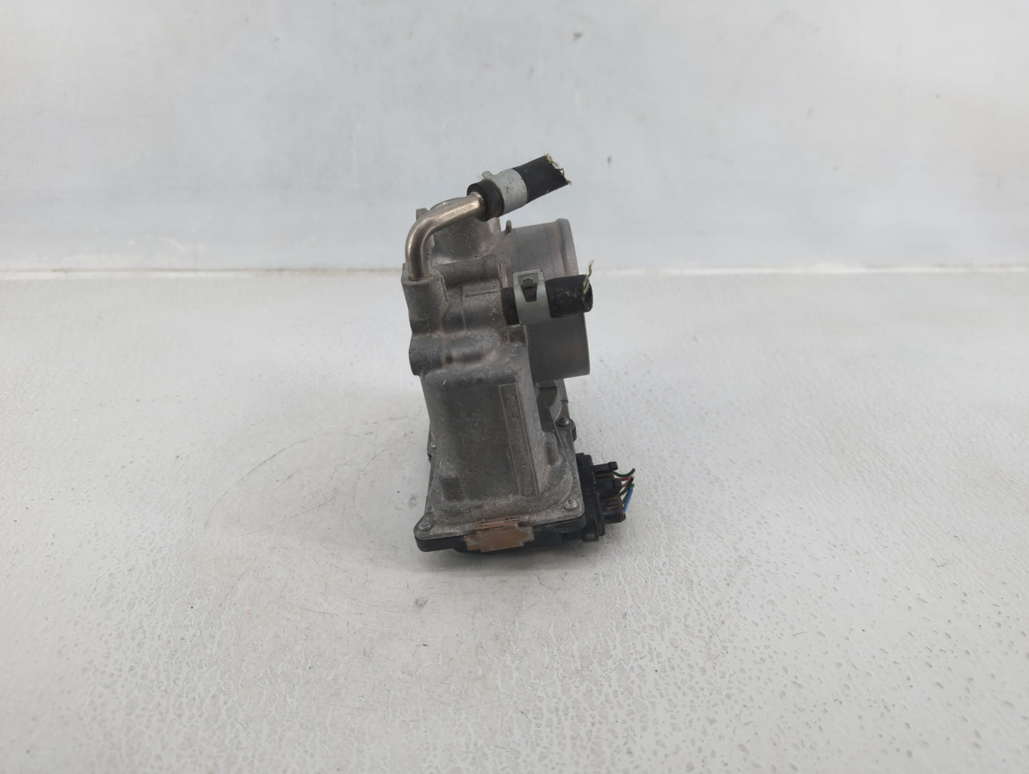 2017-2018 Nissan Rogue Sport Throttle Body P/N:4BA60-01 E Fits Fits 2017 2018 OEM Used Auto Parts - Oemusedautoparts1.com