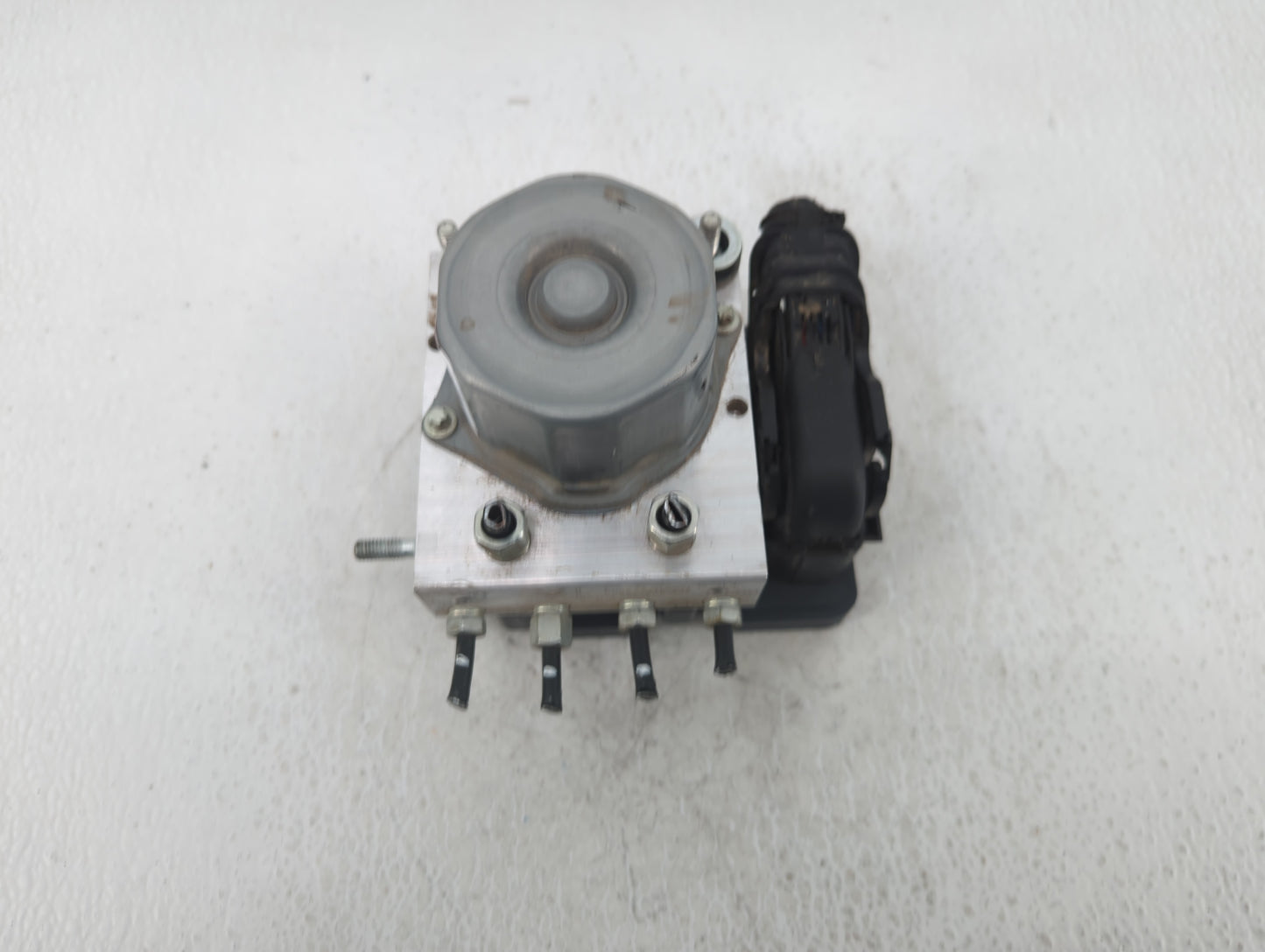2017 Nissan Rogue Sport ABS Pump Control Module Replacement P/N:47660 6MA2A Fits OEM Used Auto Parts - Oemusedautoparts1.com