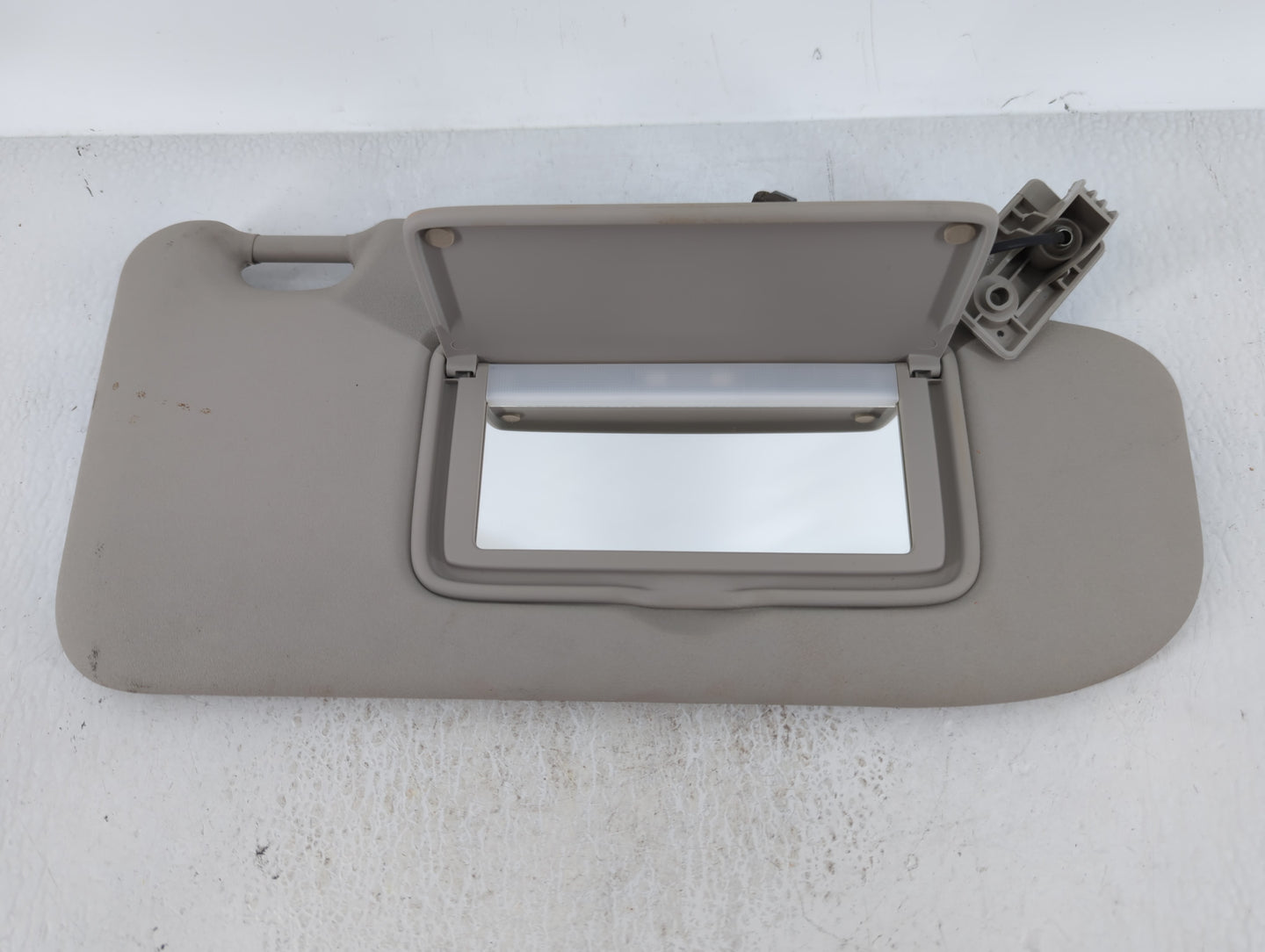 2017-2018 Nissan Rogue Sport Sun Visor Shade Replacement Passenger Right Mirror Fits Fits 2017 2018 OEM Used Auto Parts - Oe