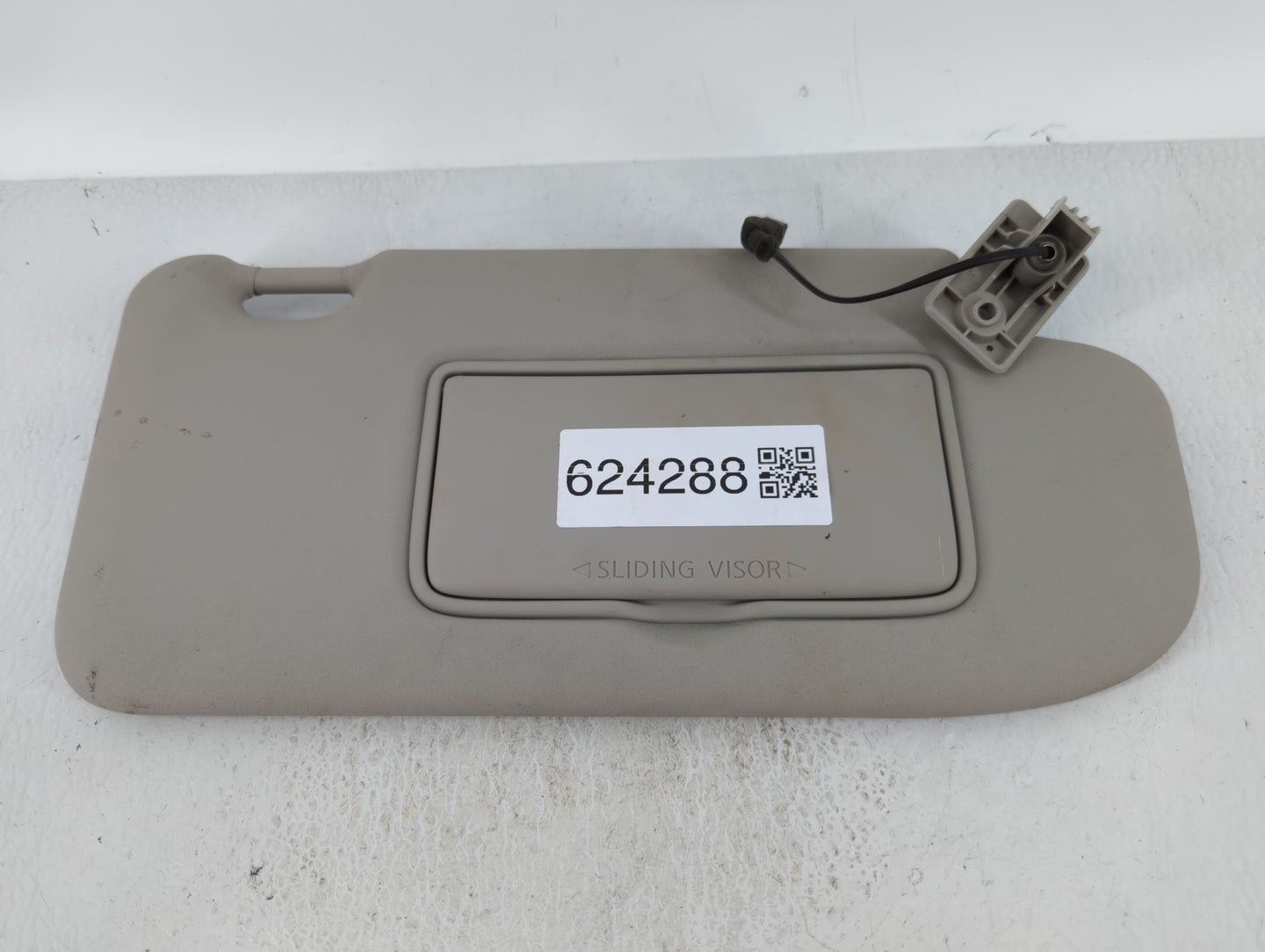 2017-2018 Nissan Rogue Sport Sun Visor Shade Replacement Passenger Right Mirror Fits Fits 2017 2018 OEM Used Auto Parts - Oe
