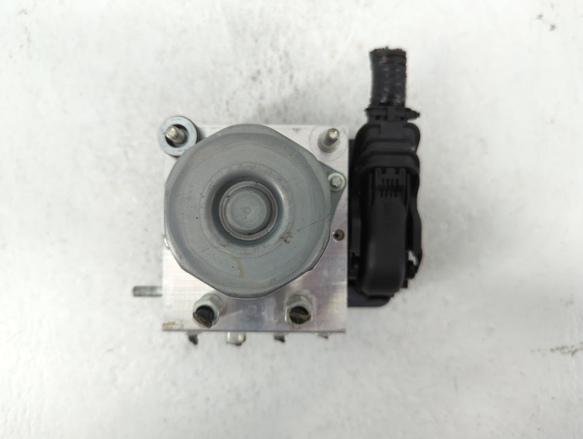 2017 Nissan Rogue Sport Anti-Lock Brake ABS Pump Module Actuator OEM P/N:47660 6MA2A Fits OEM Used Auto Parts - Oemusedautop