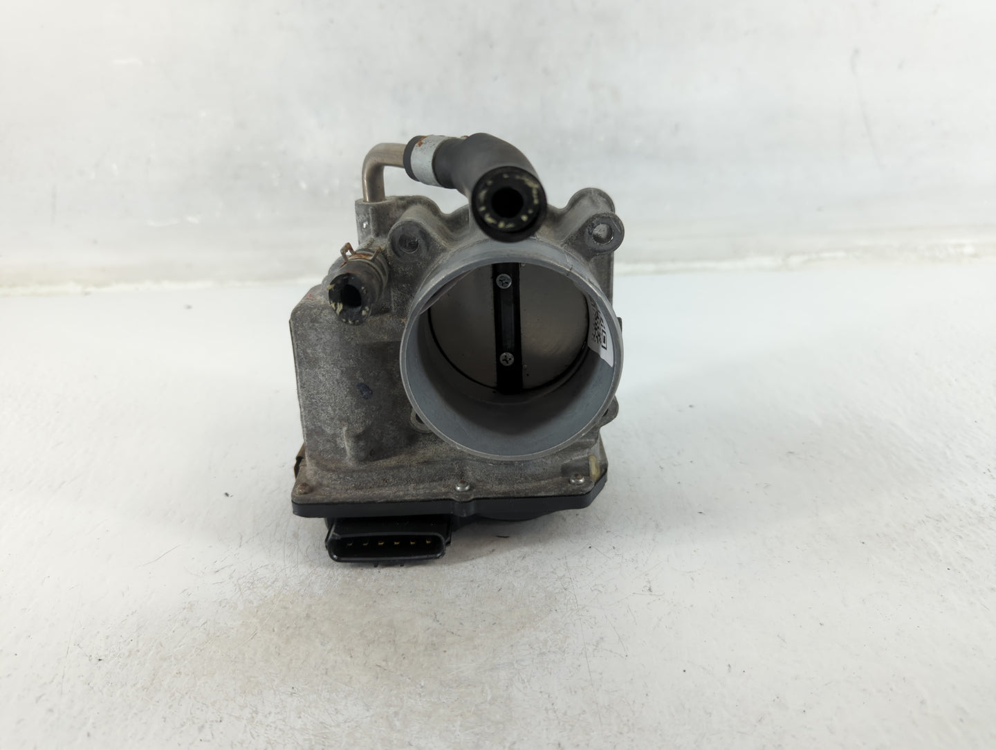 2017-2018 Nissan Rogue Sport Throttle Body P/N:4BA60-01 E Fits Fits 2017 2018 OEM Used Auto Parts - Oemusedautoparts1.com