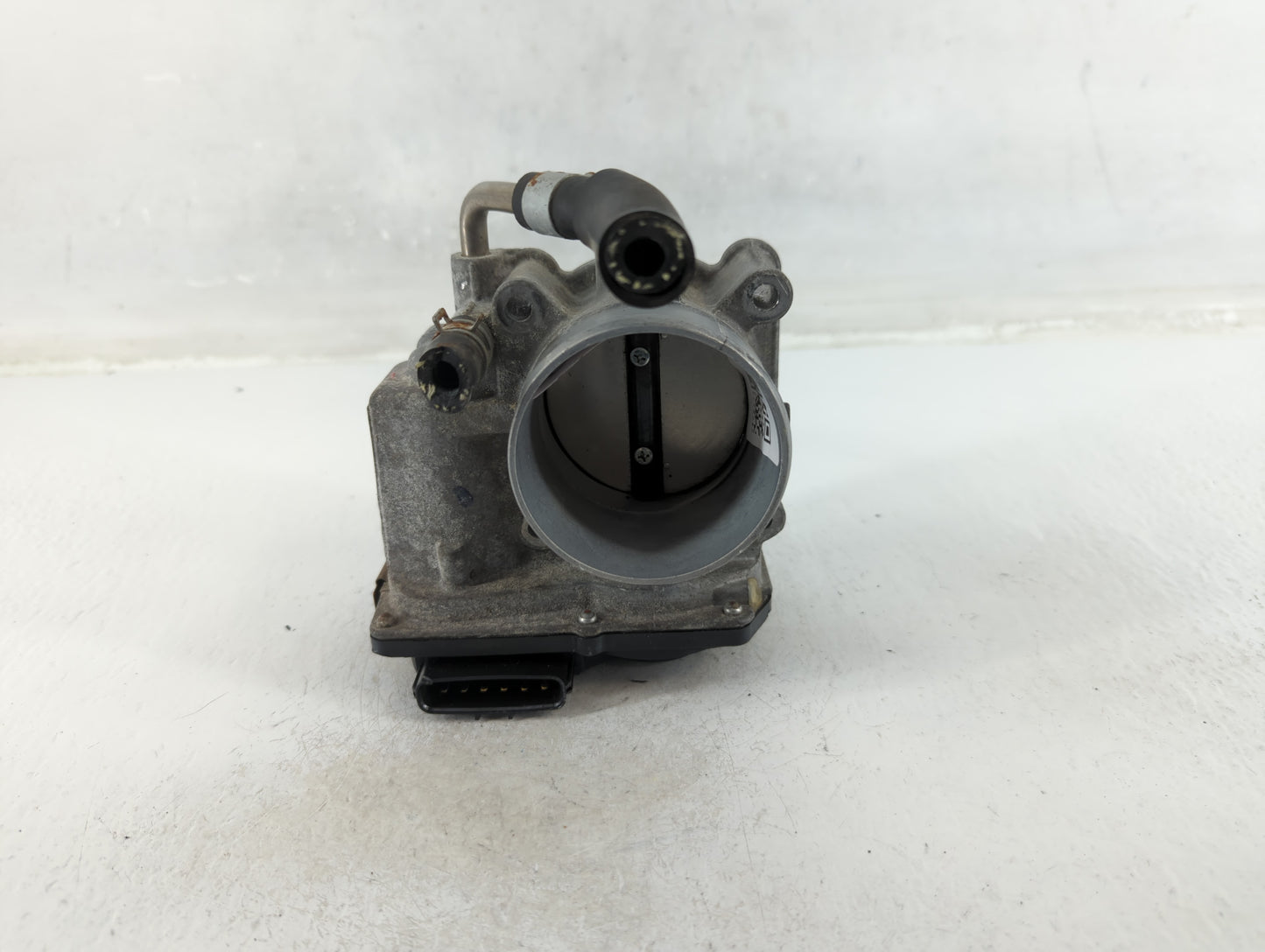 2017-2018 Nissan Rogue Sport Throttle Body P/N:4BA60-01 E Fits Fits 2017 2018 OEM Used Auto Parts - Oemusedautoparts1.com