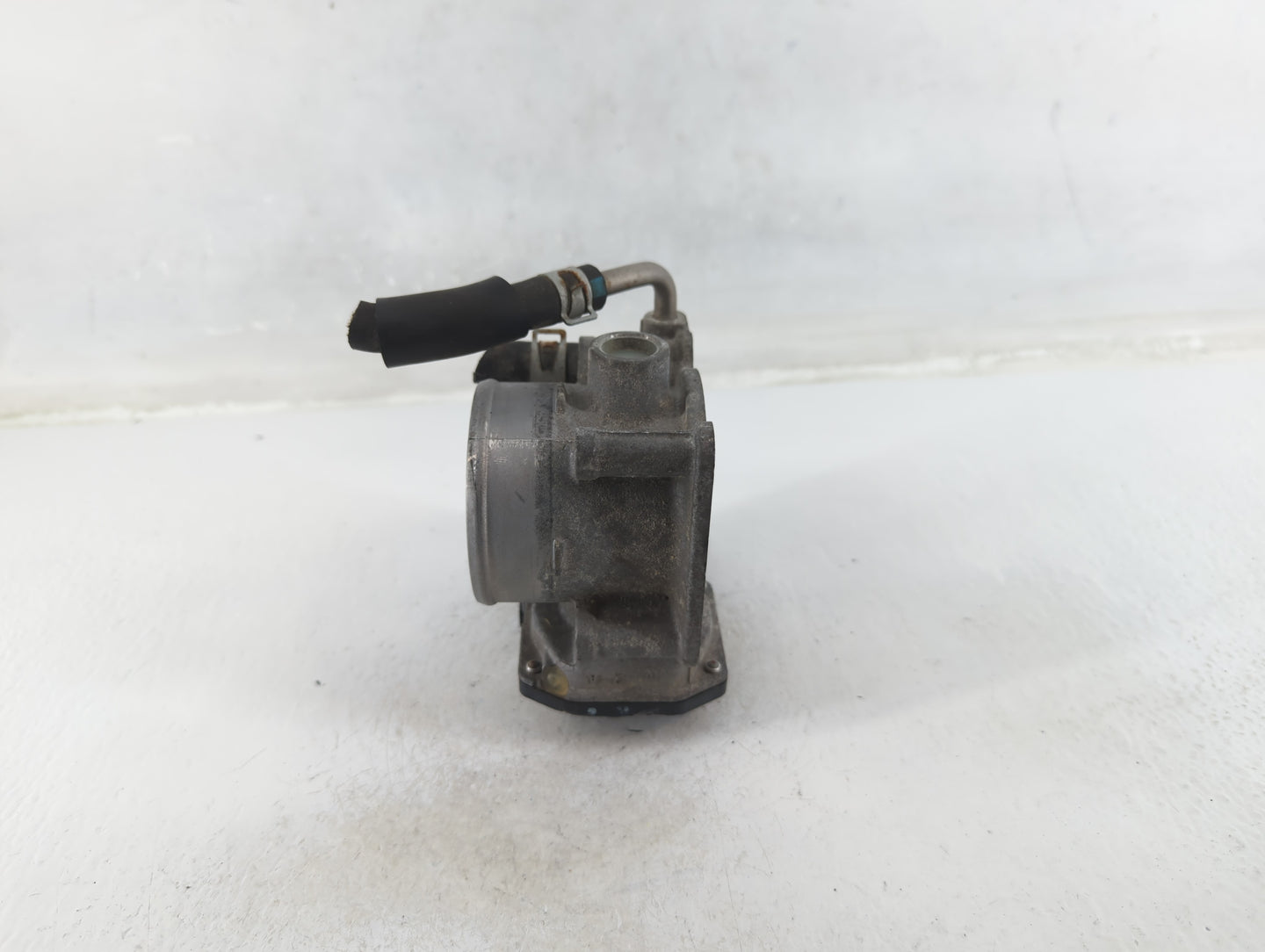 2017-2018 Nissan Rogue Sport Throttle Body P/N:4BA60-01 E Fits Fits 2017 2018 OEM Used Auto Parts - Oemusedautoparts1.com