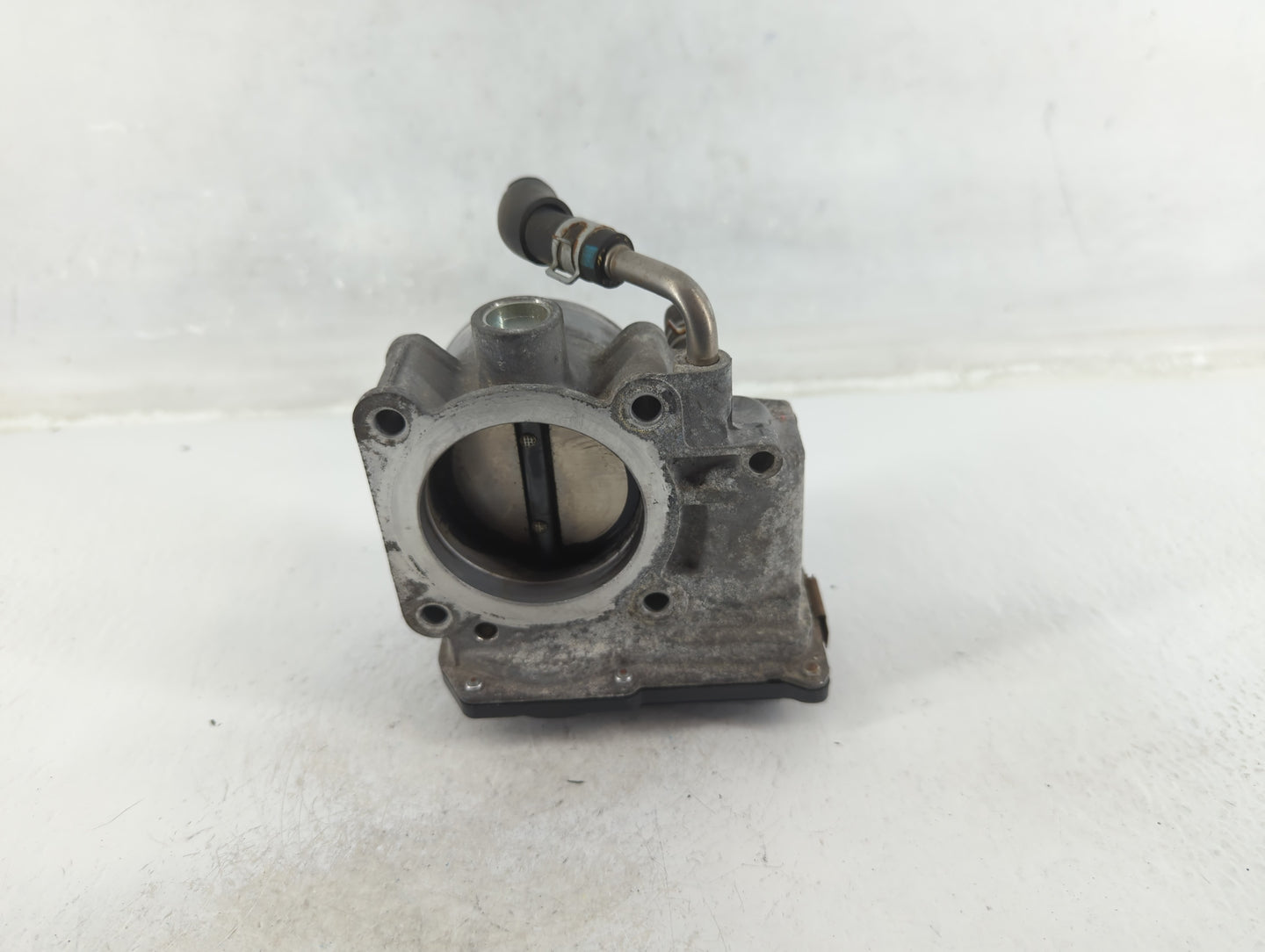 2017-2018 Nissan Rogue Sport Throttle Body P/N:4BA60-01 E Fits Fits 2017 2018 OEM Used Auto Parts - Oemusedautoparts1.com