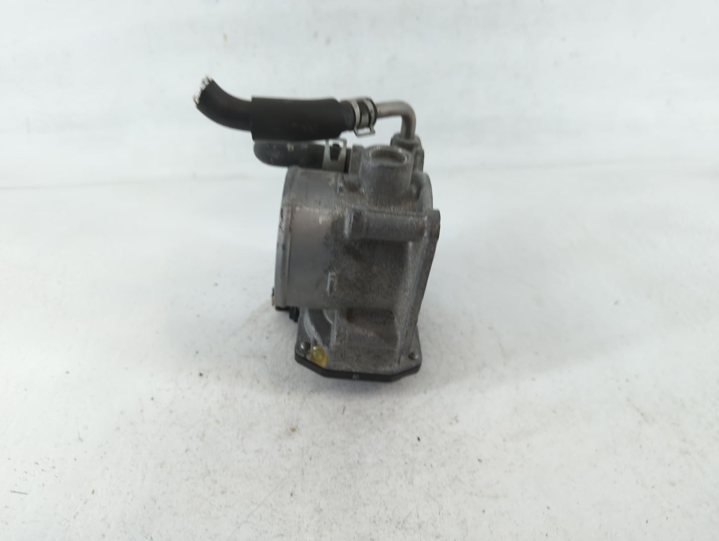 2017-2018 Nissan Rogue Sport Throttle Body P/N:4BA60-01 E Fits Fits 2017 2018 OEM Used Auto Parts - Oemusedautoparts1.com