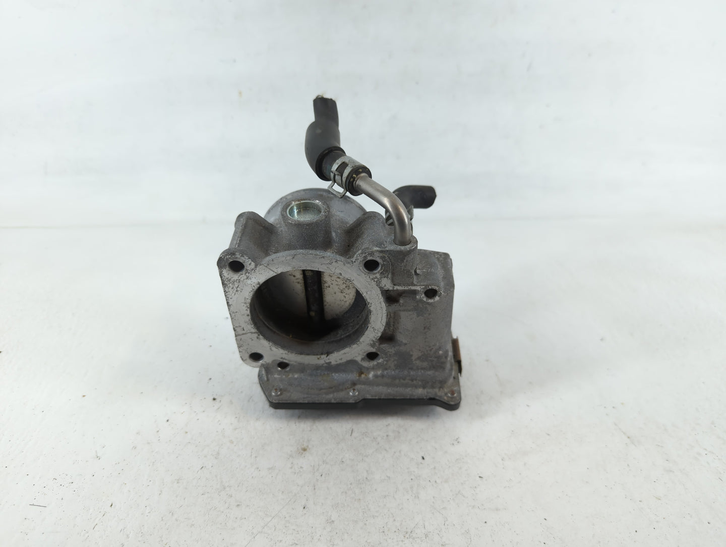2017-2018 Nissan Rogue Sport Throttle Body P/N:4BA60-01 E Fits Fits 2017 2018 OEM Used Auto Parts - Oemusedautoparts1.com