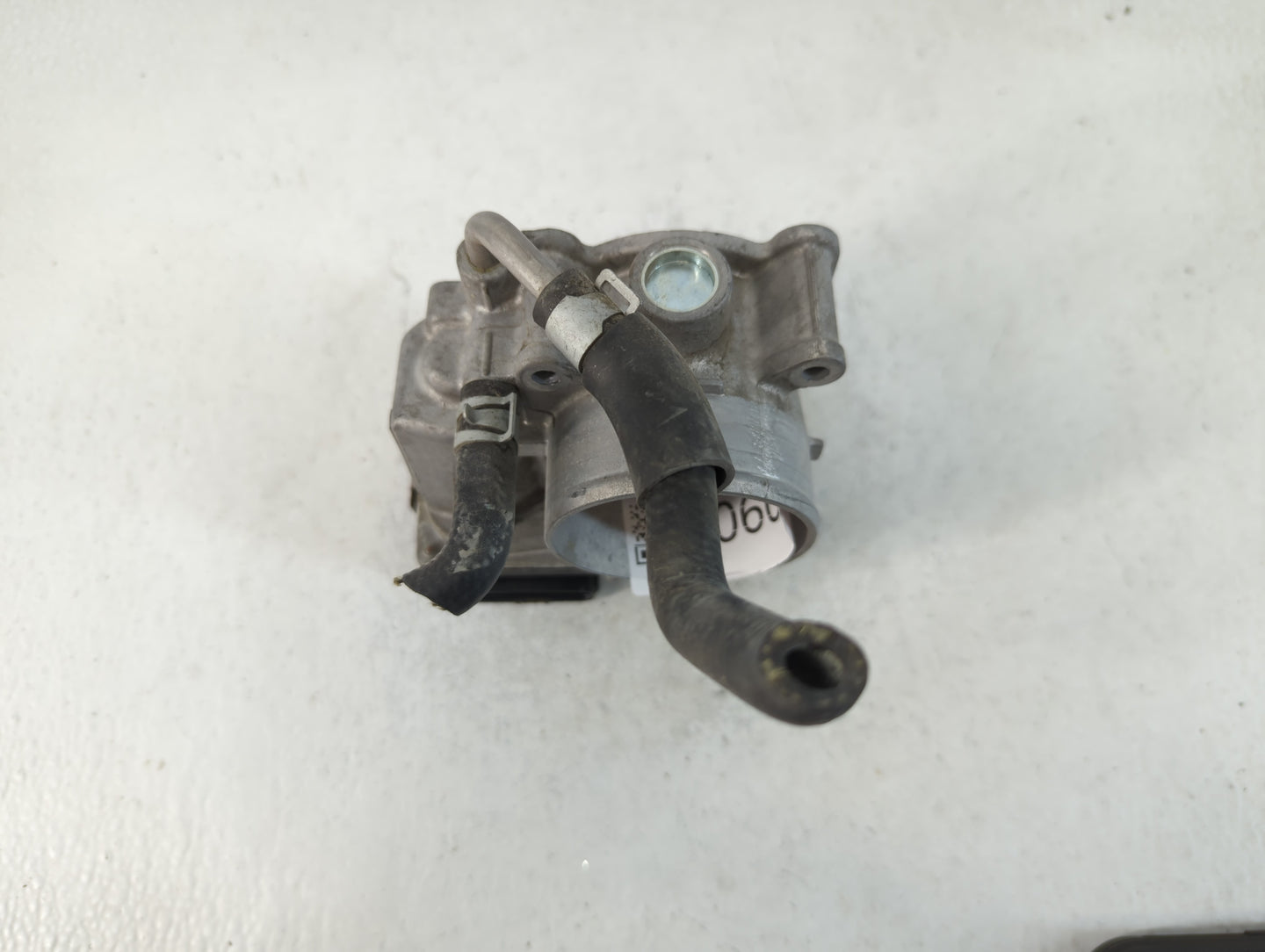 2017-2018 Nissan Rogue Sport Throttle Body P/N:4BA60-01 E Fits Fits 2017 2018 OEM Used Auto Parts - Oemusedautoparts1.com