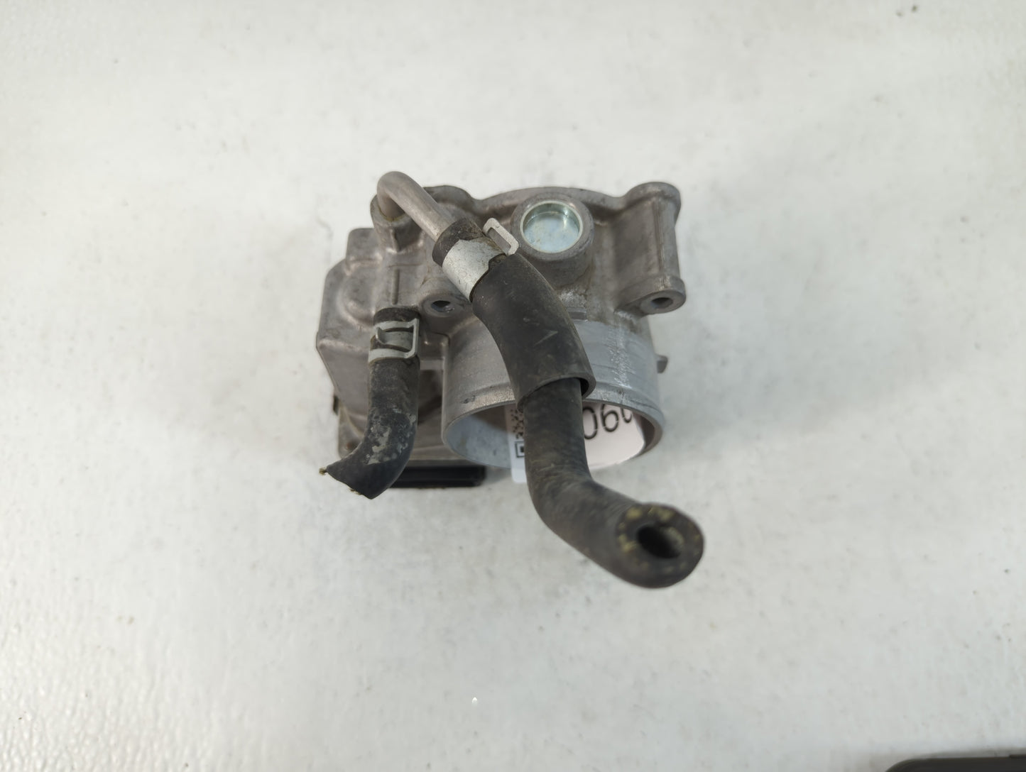2017-2018 Nissan Rogue Sport Throttle Body P/N:4BA60-01 E Fits Fits 2017 2018 OEM Used Auto Parts - Oemusedautoparts1.com
