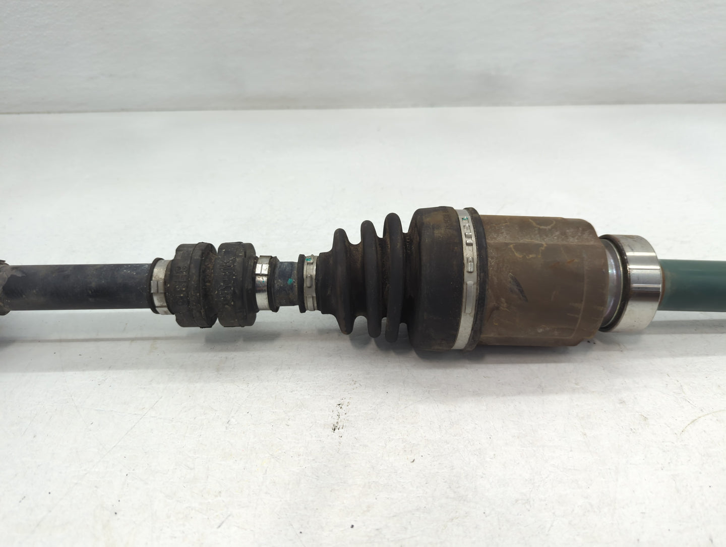2017-2019 Nissan Rogue Sport Axle Shaft Front Passenger Cv C/v - Oemusedautoparts1.com