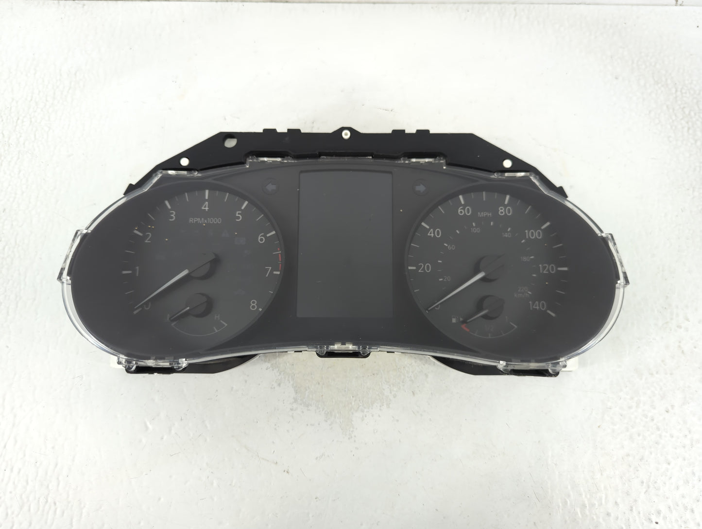 2017-2018 Nissan Rogue Sport Instrument Cluster Speedometer Gauges P/N:6MA0A 170424 0245 Fits Fits 2017 2018 OEM Used Auto P