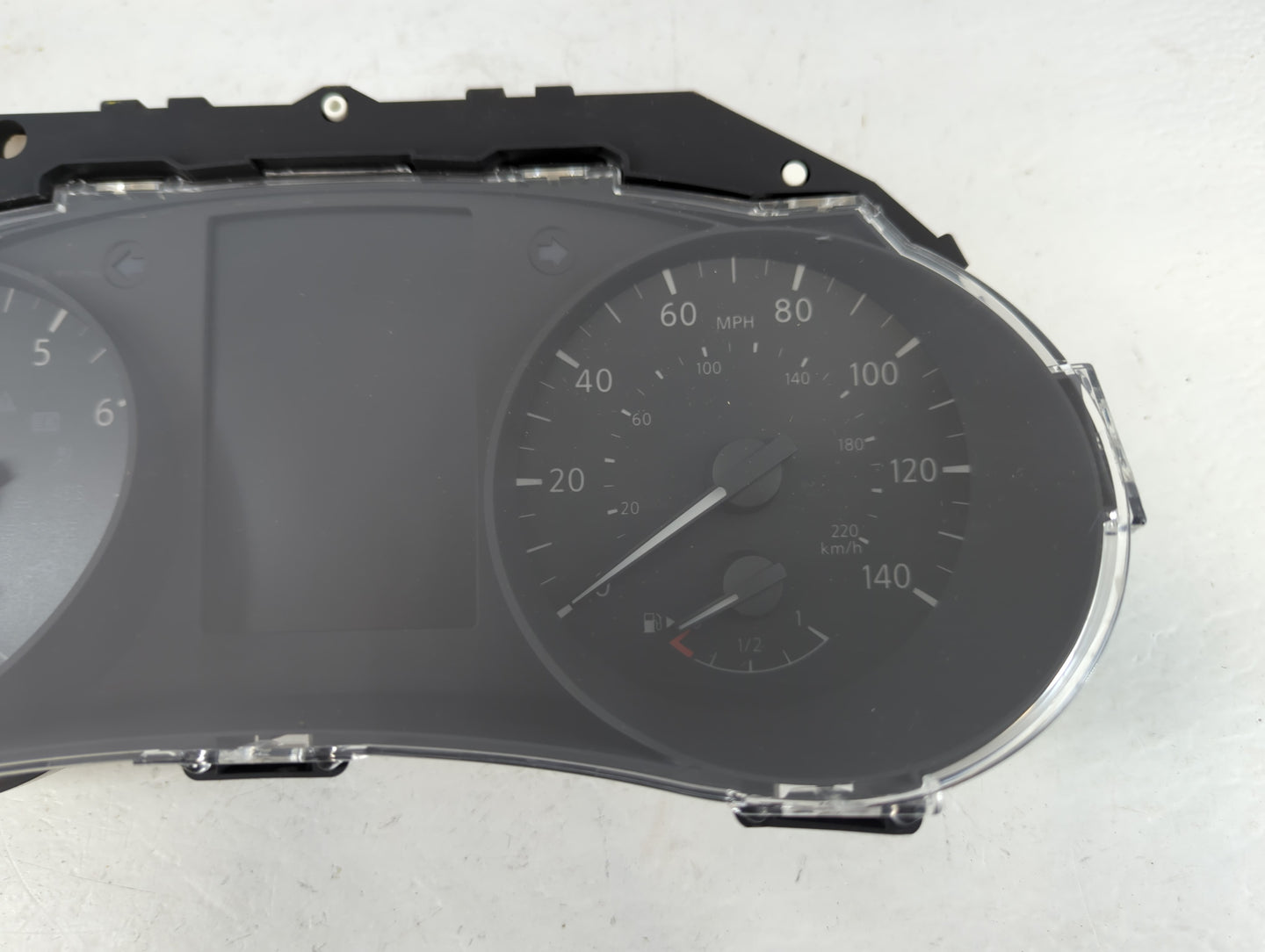 2017-2018 Nissan Rogue Sport Instrument Cluster Speedometer Gauges P/N:6MA1A/71CS Fits Fits 2017 2018 OEM Used Auto Parts - 