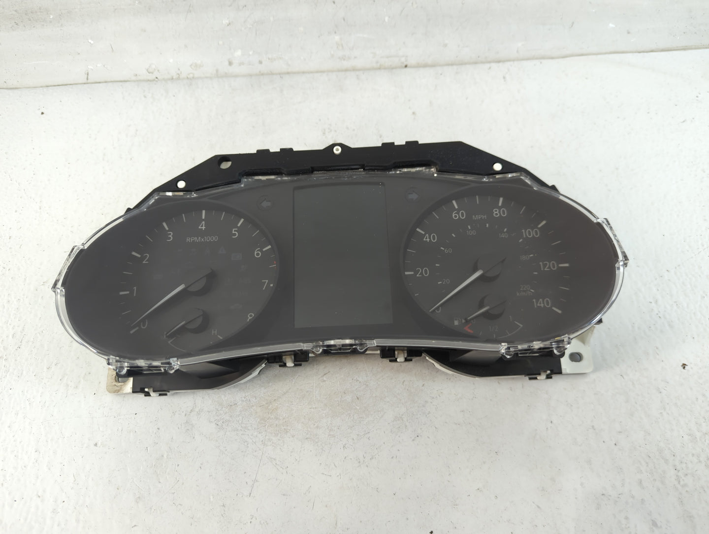 2017-2018 Nissan Rogue Sport Instrument Cluster Speedometer Gauges P/N:6MA1A/BNSI Fits Fits 2017 2018 OEM Used Auto Parts - 