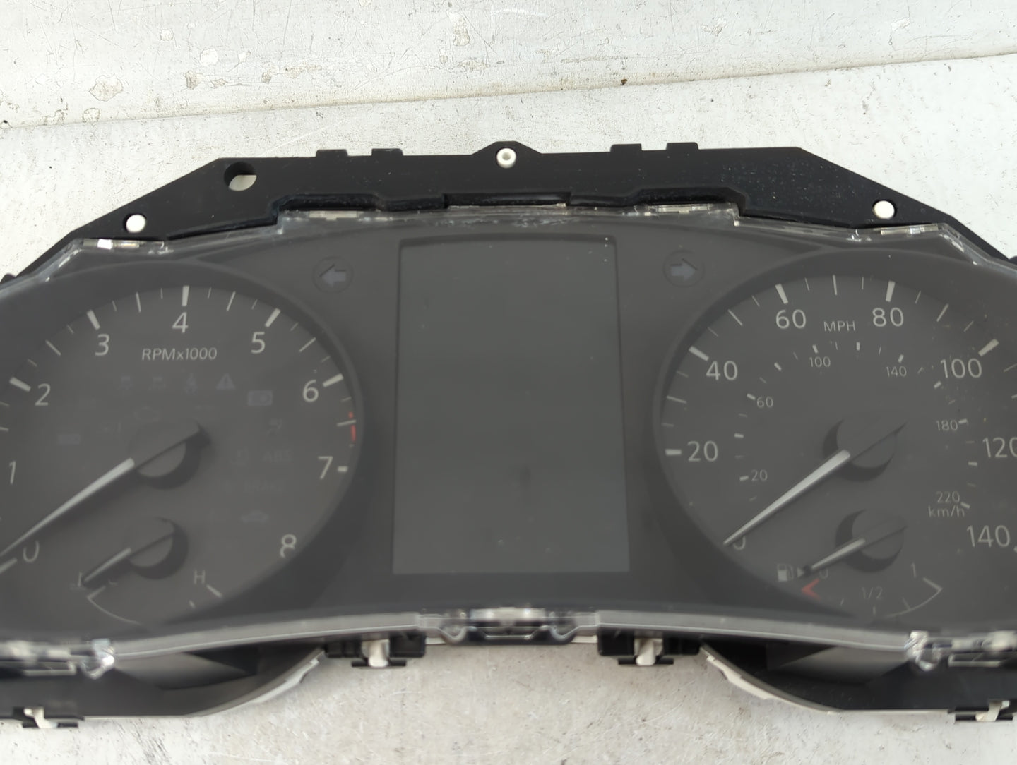 2017-2018 Nissan Rogue Sport Instrument Cluster Speedometer Gauges P/N:6MA1A/BNSI Fits Fits 2017 2018 OEM Used Auto Parts - 
