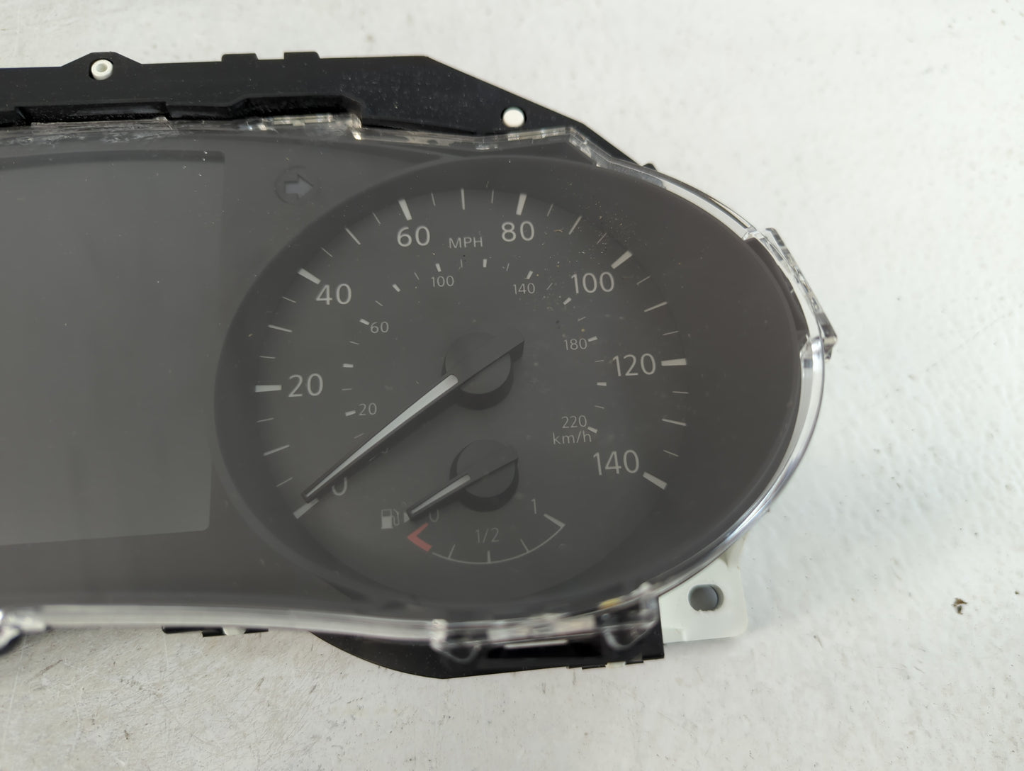 2017-2018 Nissan Rogue Sport Instrument Cluster Speedometer Gauges P/N:6MA1A/BNSI Fits Fits 2017 2018 OEM Used Auto Parts - 