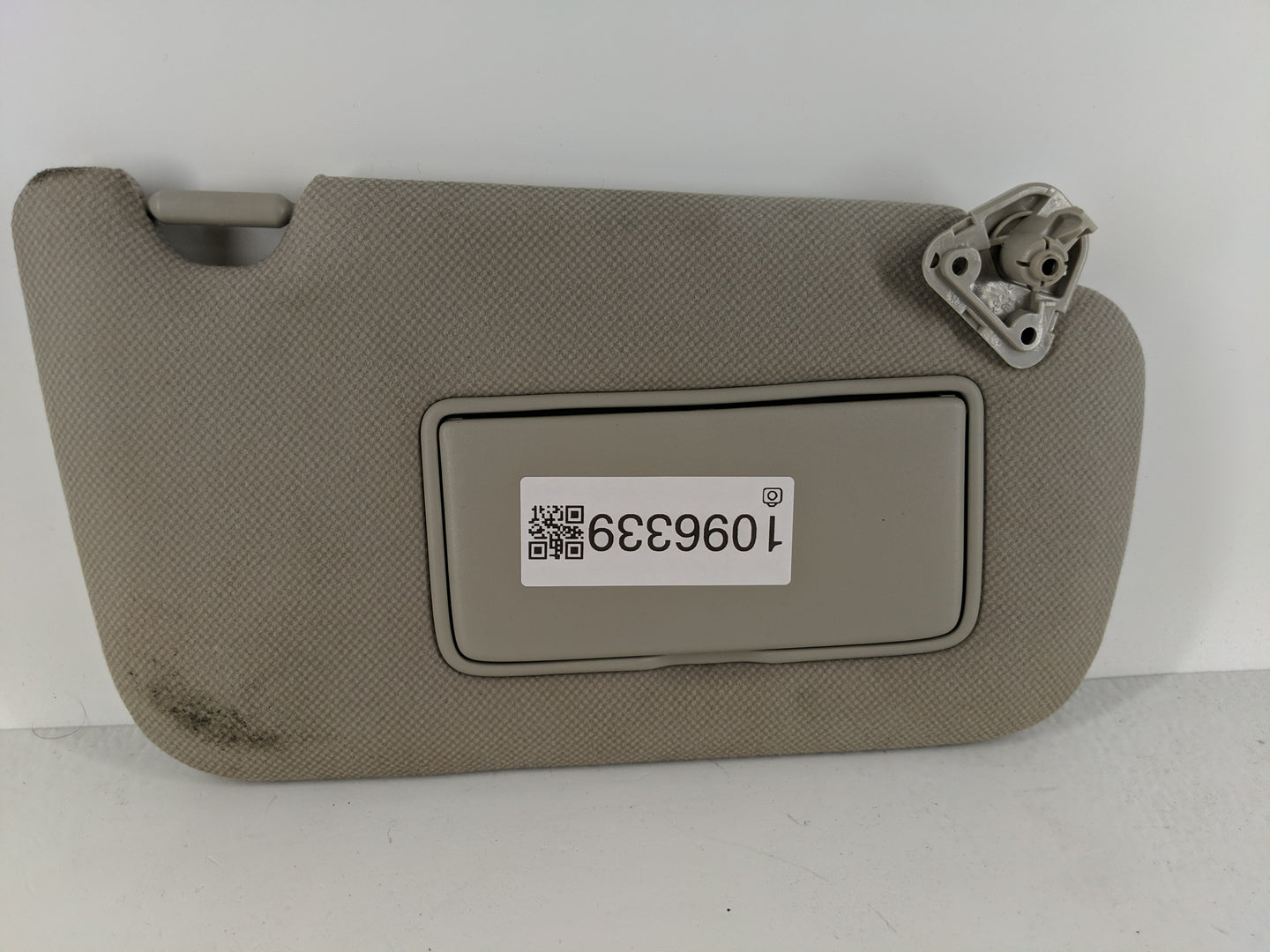 2013-2019 Nissan Sentra Sun Visor Shade Replacement Passenger Right Mirror Fits Fits 2012 2013 2014 2015 2016 2017 2018 2019