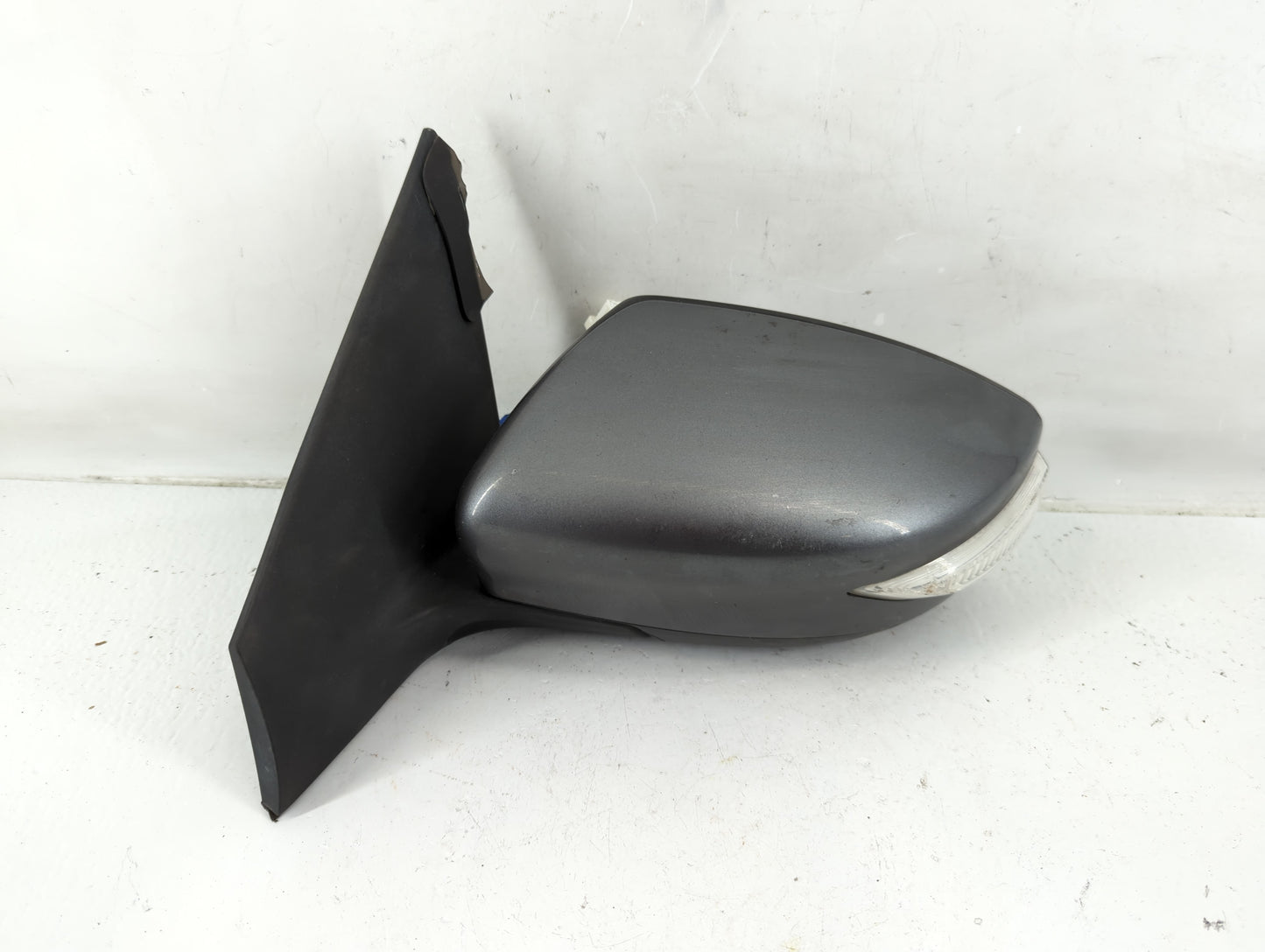 2016-2019 Nissan Sentra Passenger Side View Mirror - Right Door Mirror OEM Used - Oemusedautoparts1.com