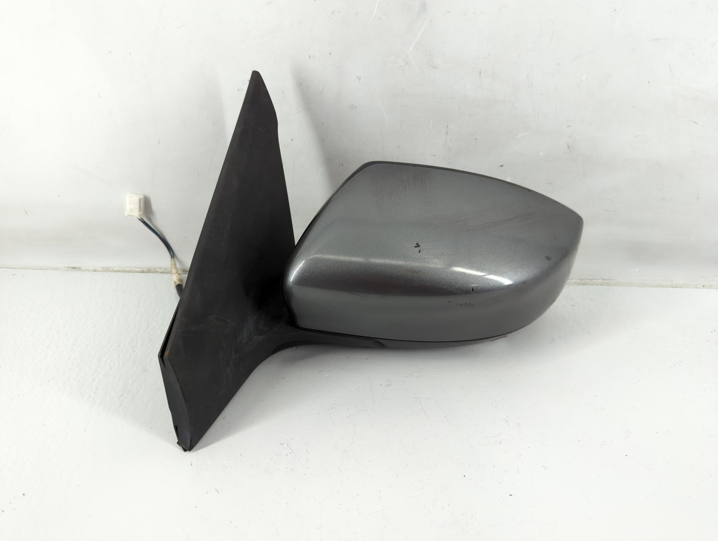 2016-2019 Nissan Sentra Driver Side View Mirror - Left Door Mirror OEM Used - Oemusedautoparts1.com