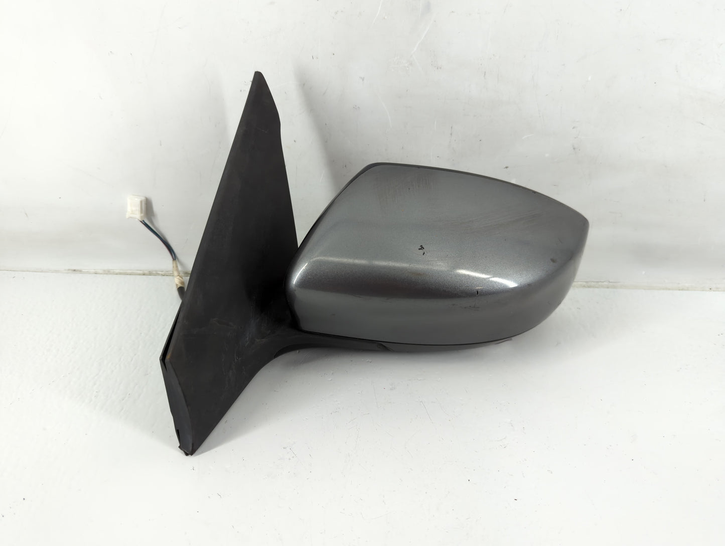 2016-2019 Nissan Sentra Driver Side View Mirror - Left Door Mirror OEM Used - Oemusedautoparts1.com
