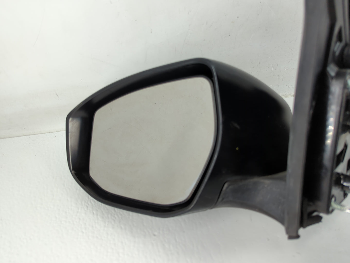 2016-2019 Nissan Sentra Driver Side View Mirror - Left Door Mirror OEM Used - Oemusedautoparts1.com