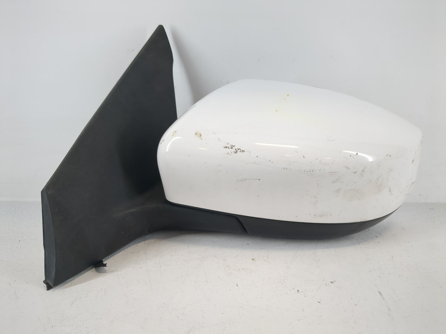 2016-2019 Nissan Sentra Driver Side View Mirror - Left Door Mirror OEM Used - Oemusedautoparts1.com
