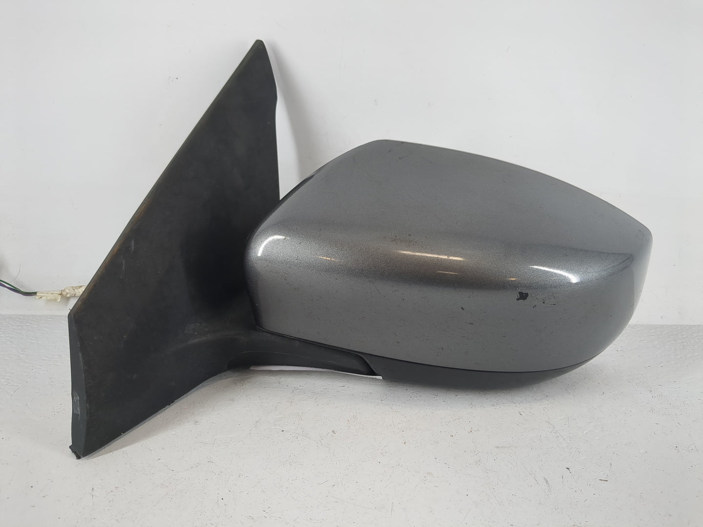 2016-2019 Nissan Sentra Driver Side View Mirror - Left Door Mirror OEM Used - Oemusedautoparts1.com