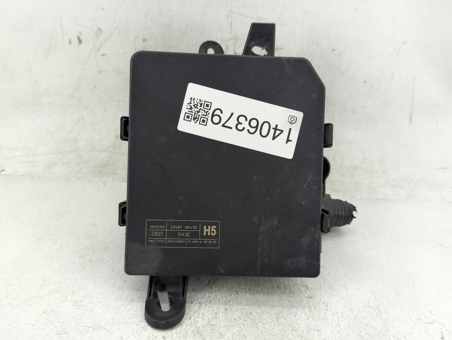 2013-2019 Nissan Sentra Fusebox Fuse Box Panel Relay Module P/N:284B7 3RA3E Fits Fits 2013 2014 2015 2016 2017 2018 2019 OEM