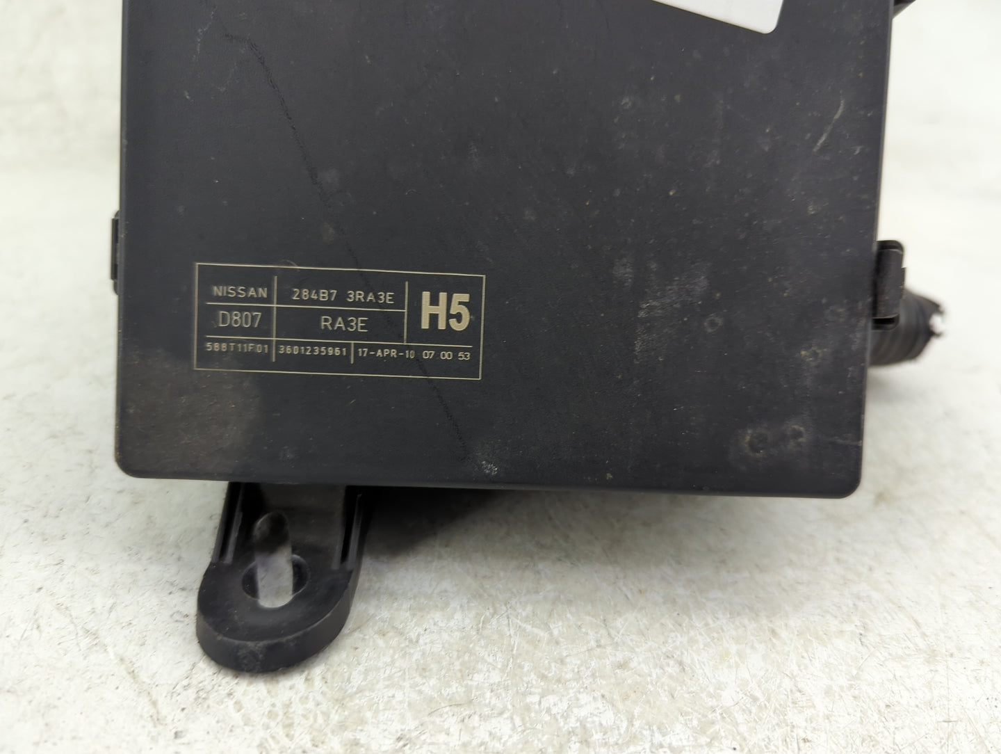 2013-2019 Nissan Sentra Fusebox Fuse Box Panel Relay Module P/N:284B7 3RA3E Fits Fits 2013 2014 2015 2016 2017 2018 2019 OEM