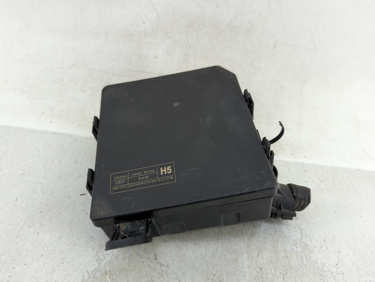 2013-2019 Nissan Sentra Fusebox Fuse Box Panel Relay Module P/N:284B7 3RA3E Fits Fits 2013 2014 2015 2016 2017 2018 2019 OEM