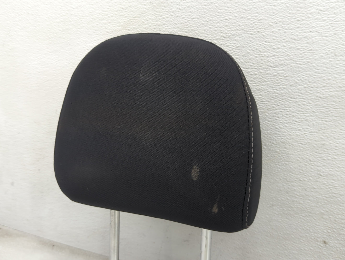 2016-2017 Nissan Sentra Headrest Head Rest Front Driver Passenger Seat - Oemusedautoparts1.com