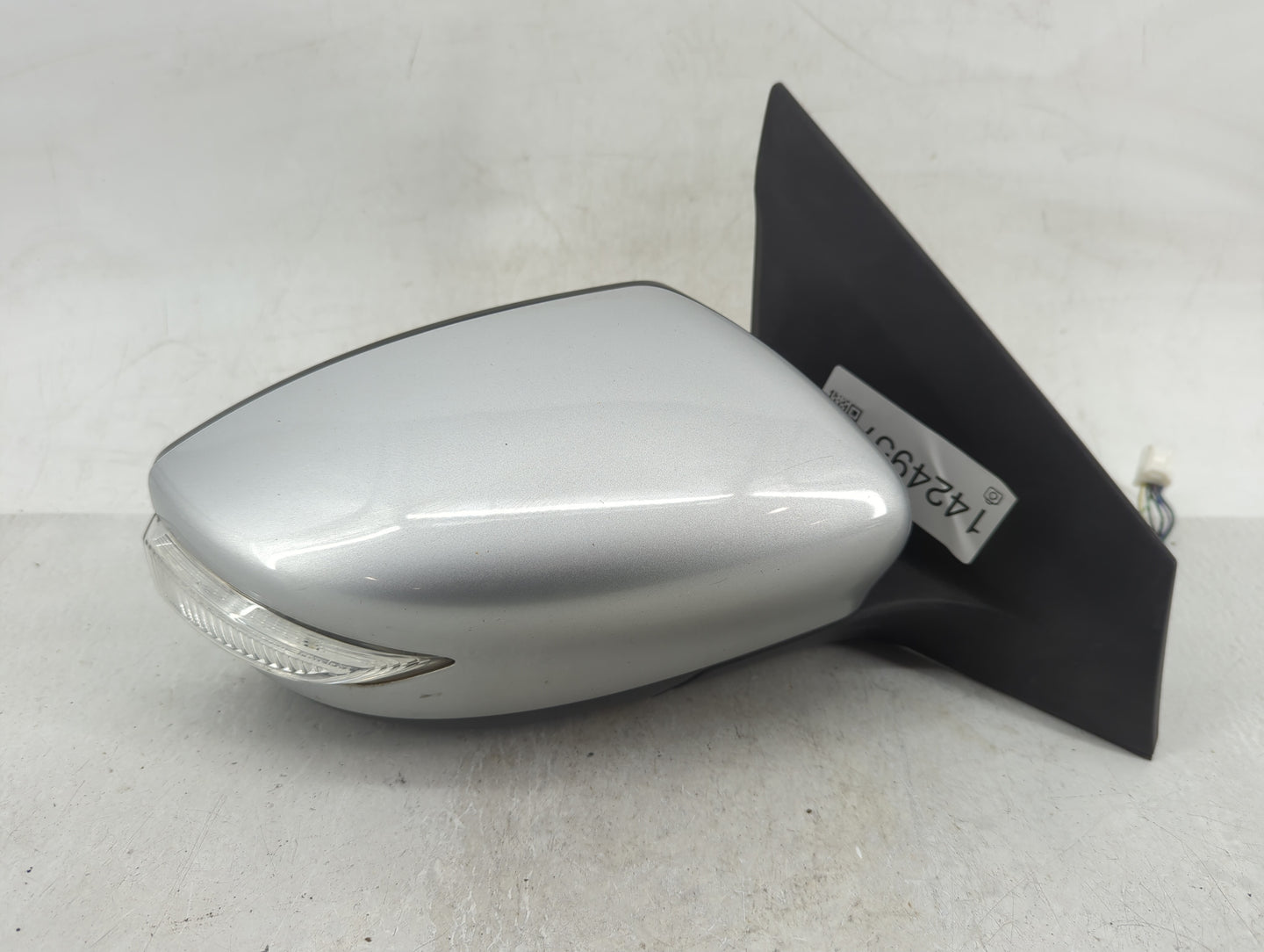 2016-2019 Nissan Sentra Passenger Side View Mirror - Right Door Mirror OEM Used - Oemusedautoparts1.com