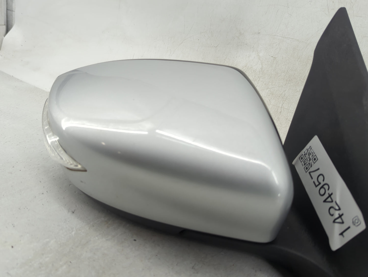 2016-2019 Nissan Sentra Passenger Side View Mirror - Right Door Mirror OEM Used - Oemusedautoparts1.com