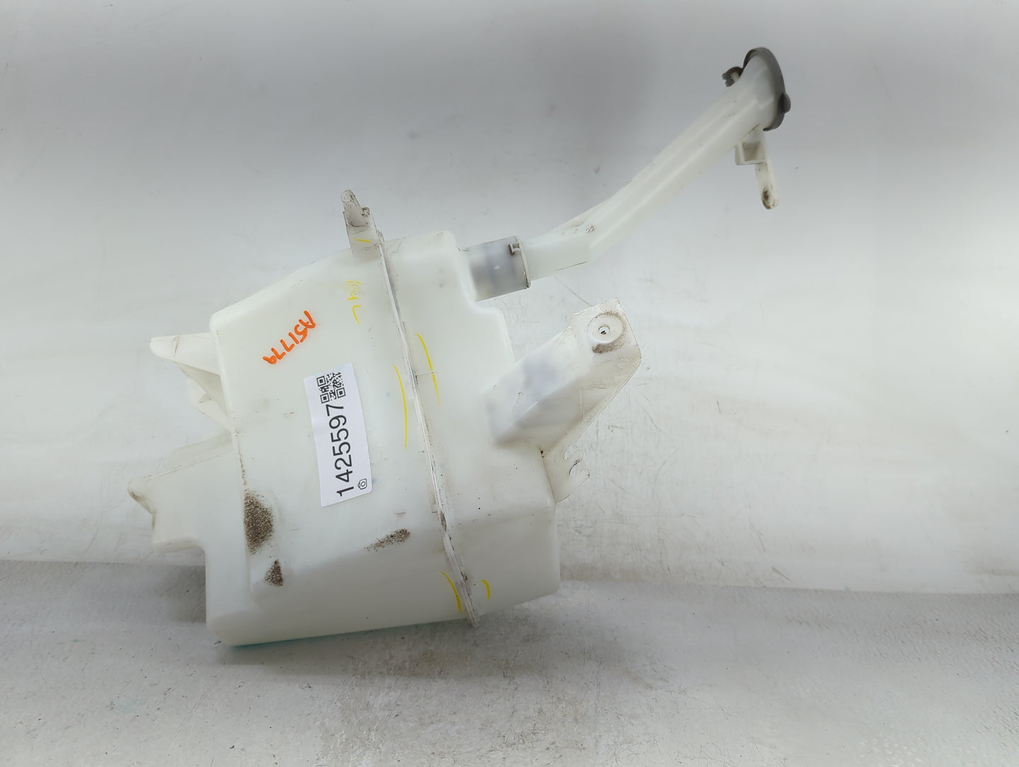 2016-2019 Nissan Sentra Windshield Washer Fluid Reservoir Bottle Oem - Oemusedautoparts1.com