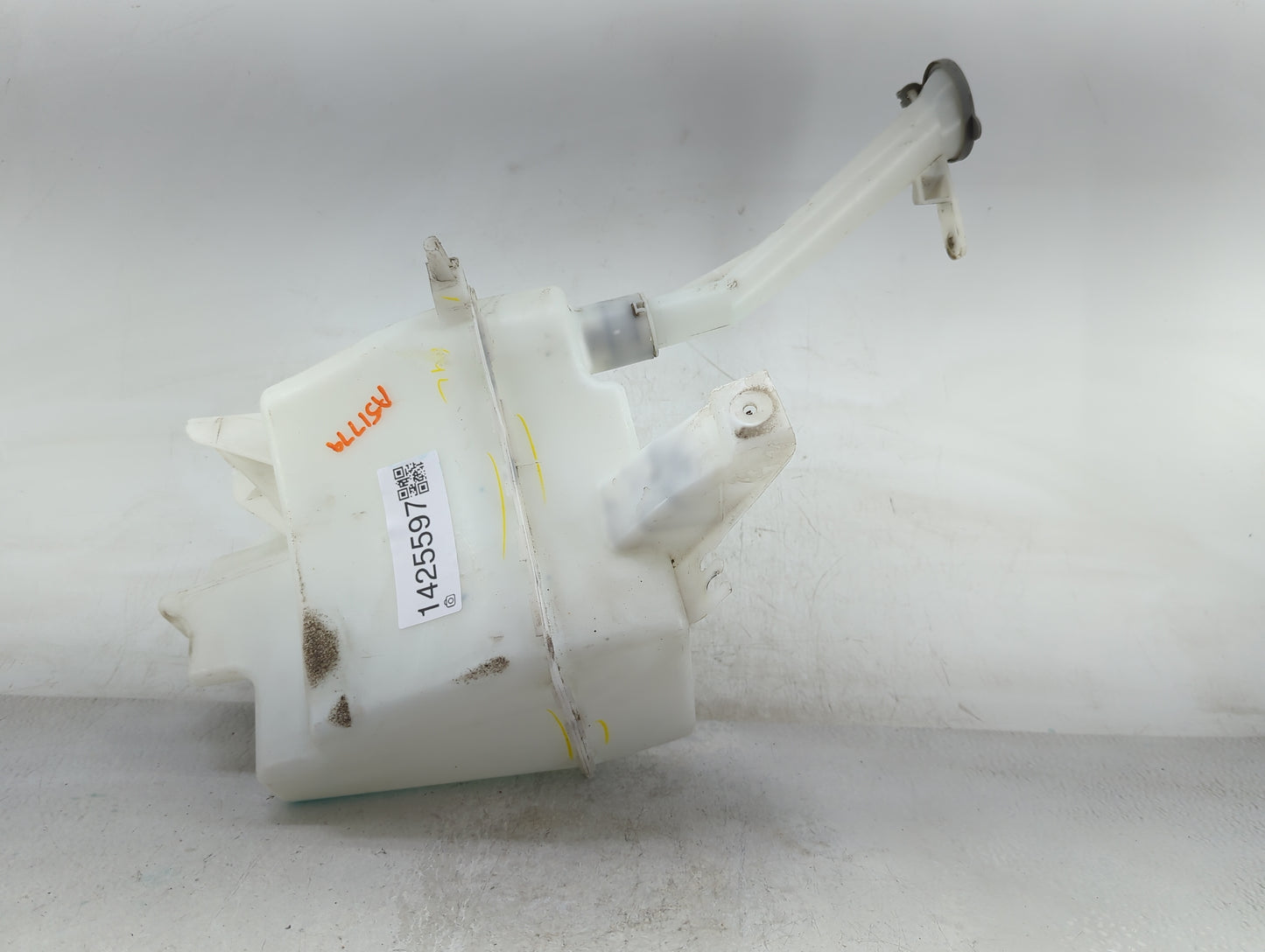 2016-2019 Nissan Sentra Windshield Washer Fluid Reservoir Bottle Oem - Oemusedautoparts1.com