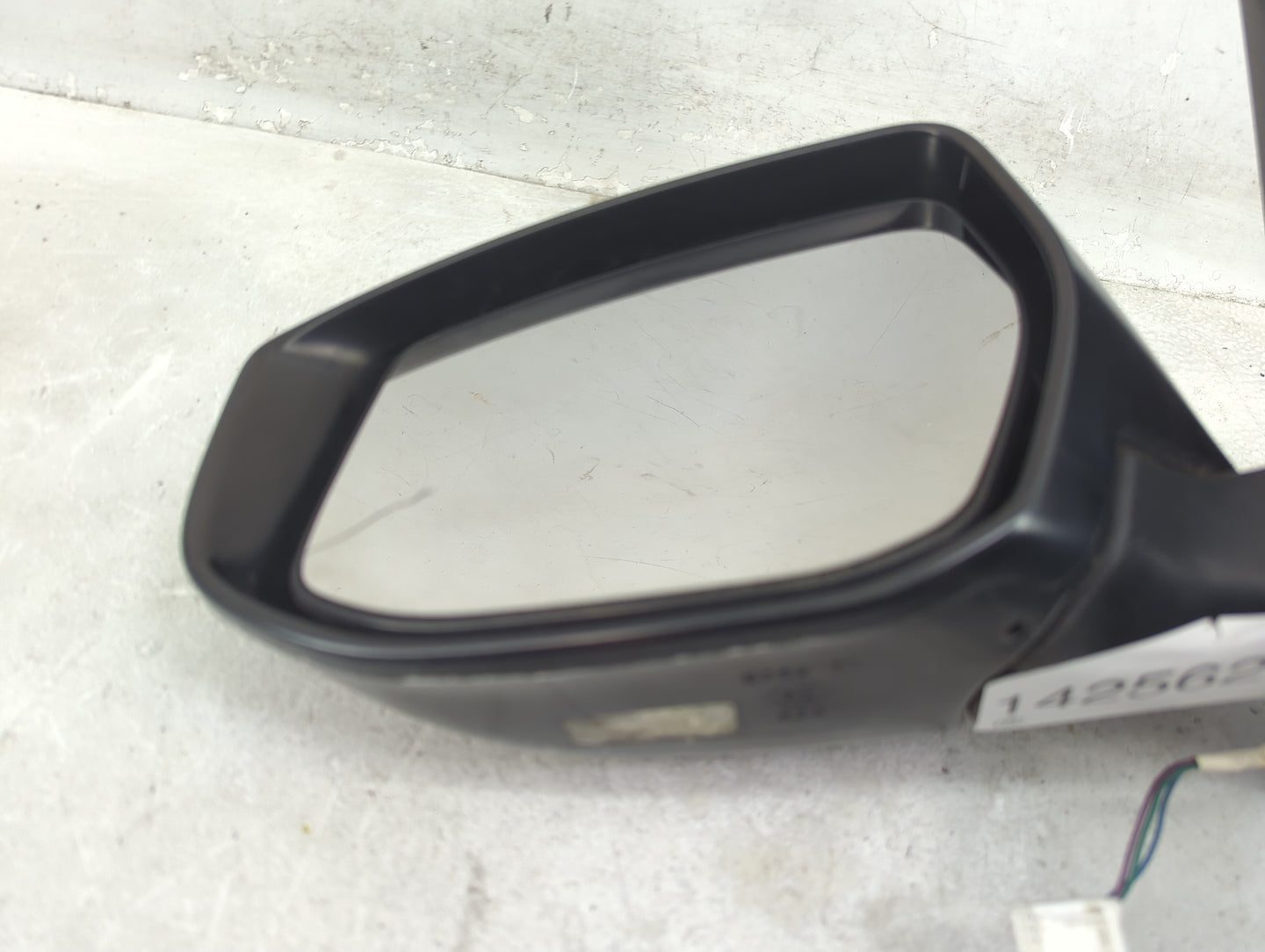 2016-2019 Nissan Sentra Driver Side View Mirror - Left Door Mirror OEM Used - Oemusedautoparts1.com