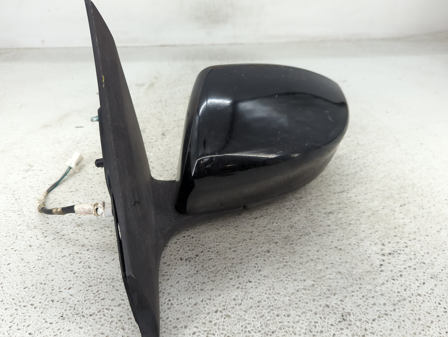 2016-2019 Nissan Sentra Driver Side View Mirror - Left Door Mirror OEM Used - Oemusedautoparts1.com