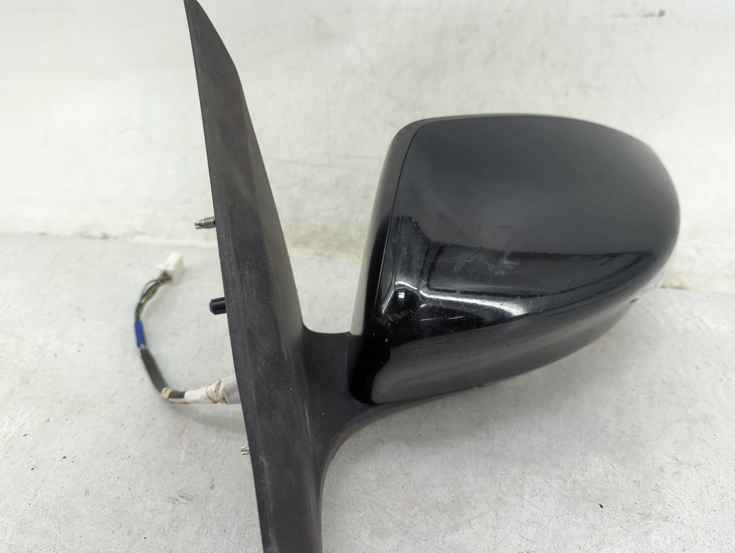 2016-2019 Nissan Sentra Driver Side View Mirror - Left Door Mirror OEM Used - Oemusedautoparts1.com