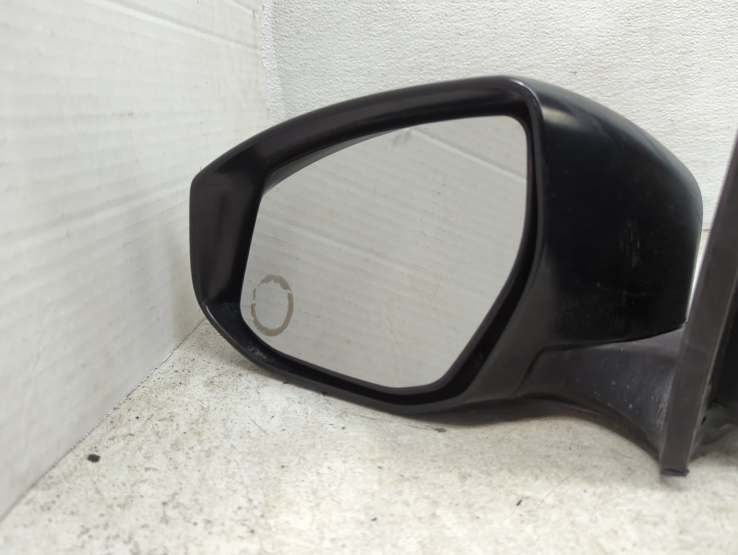 2016-2019 Nissan Sentra Driver Side View Mirror - Left Door Mirror OEM Used - Oemusedautoparts1.com
