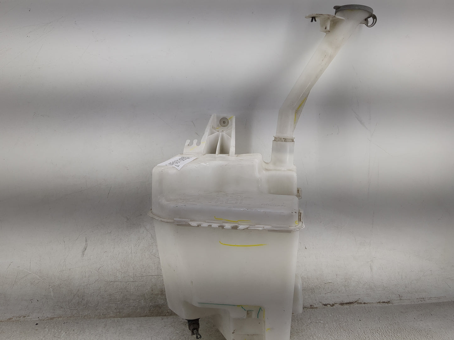2017-2017 Nissan Sentra Windshield Washer Fluid Reservoir Bottle Oem - Oemusedautoparts1.com