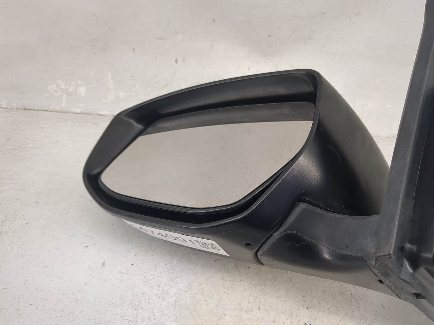 2016-2019 Nissan Sentra Driver Side View Mirror - Left Door Mirror OEM Used - Oemusedautoparts1.com