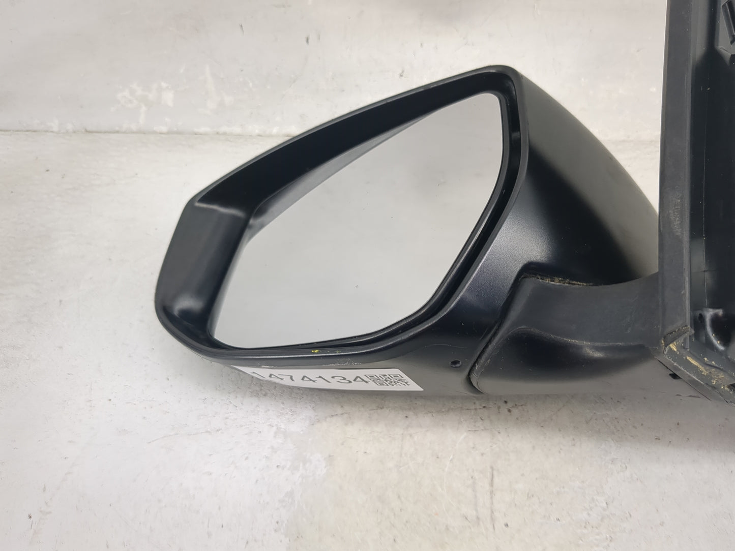 2016-2019 Nissan Sentra Passenger Side View Mirror - Right Door Mirror OEM Used - Oemusedautoparts1.com