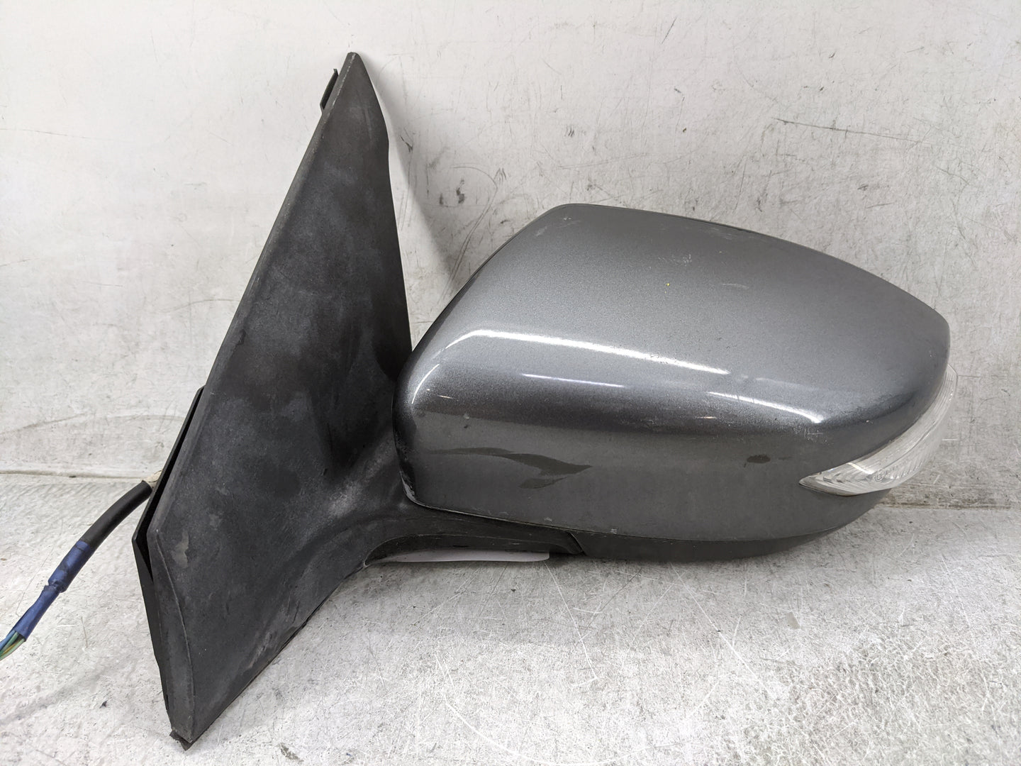2016-2019 Nissan Sentra Driver Side View Mirror - Left Door Mirror OEM Used - Oemusedautoparts1.com