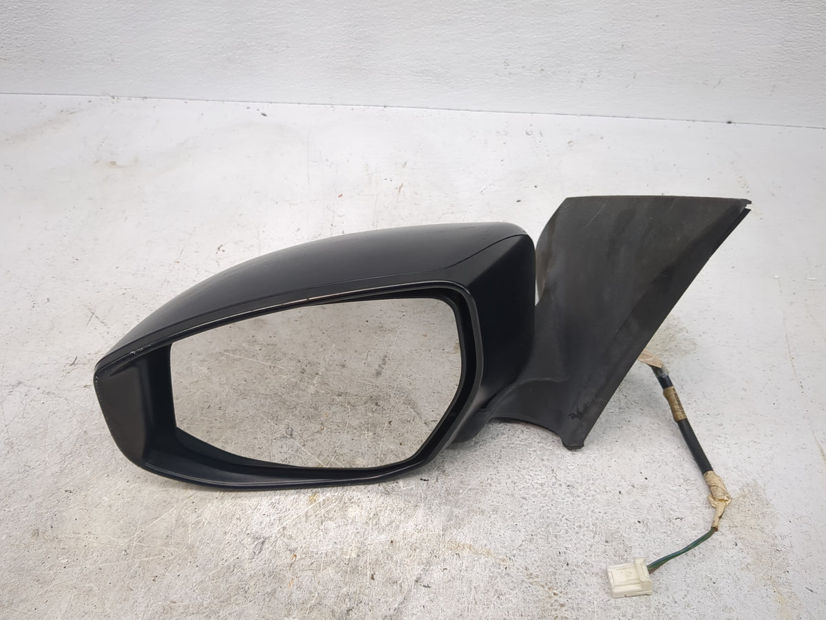 2016-2019 Nissan Sentra Driver Side View Mirror - Left Door Mirror OEM Used - Oemusedautoparts1.com