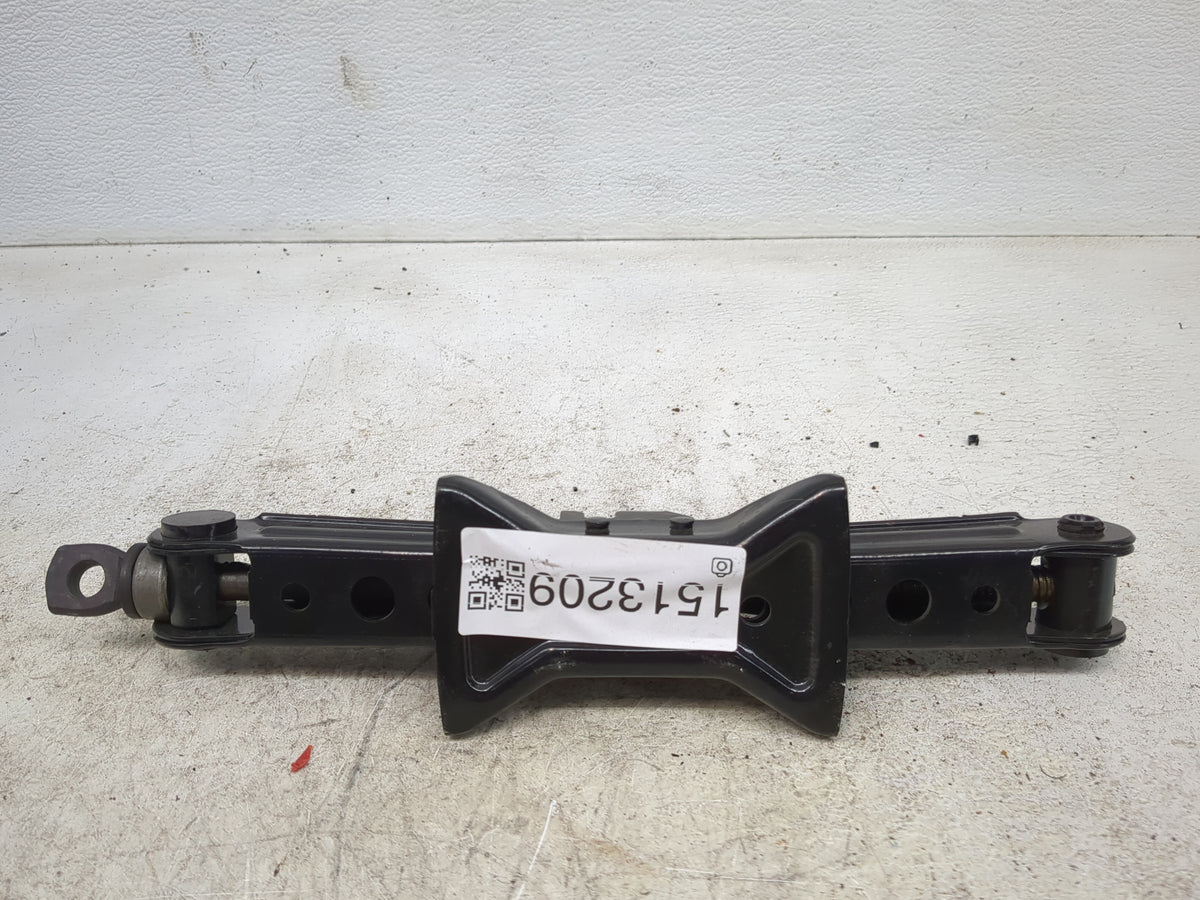 2017 Nissan Sentra Spare Scissor Car Jack - Oemusedautoparts1.com